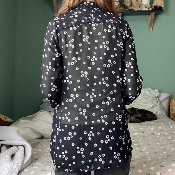 Sheer floral button-down - Picture 2 of 4